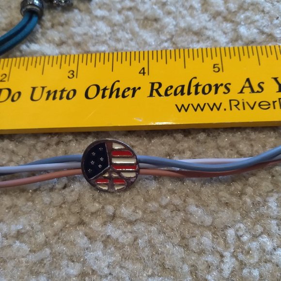 2 Bracelets - Picture 3 of 6